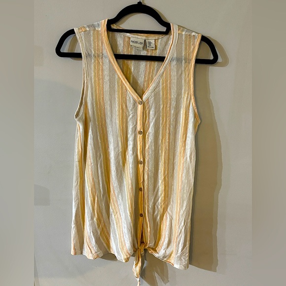 ✨2/$30✨100% Linen Sleeveless Top - Picture 1 of 3